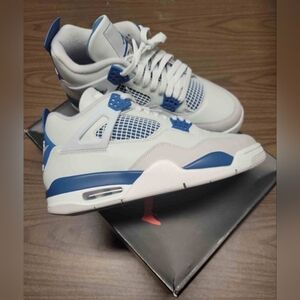 Air Jordan 4 Retro 'Military Blue' 2024 EUC